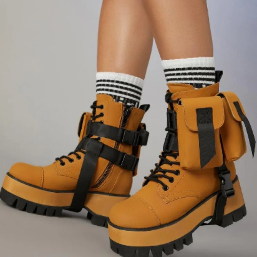 Packing And Stashing Pocket Combat Boots ( Brand New !!!! )